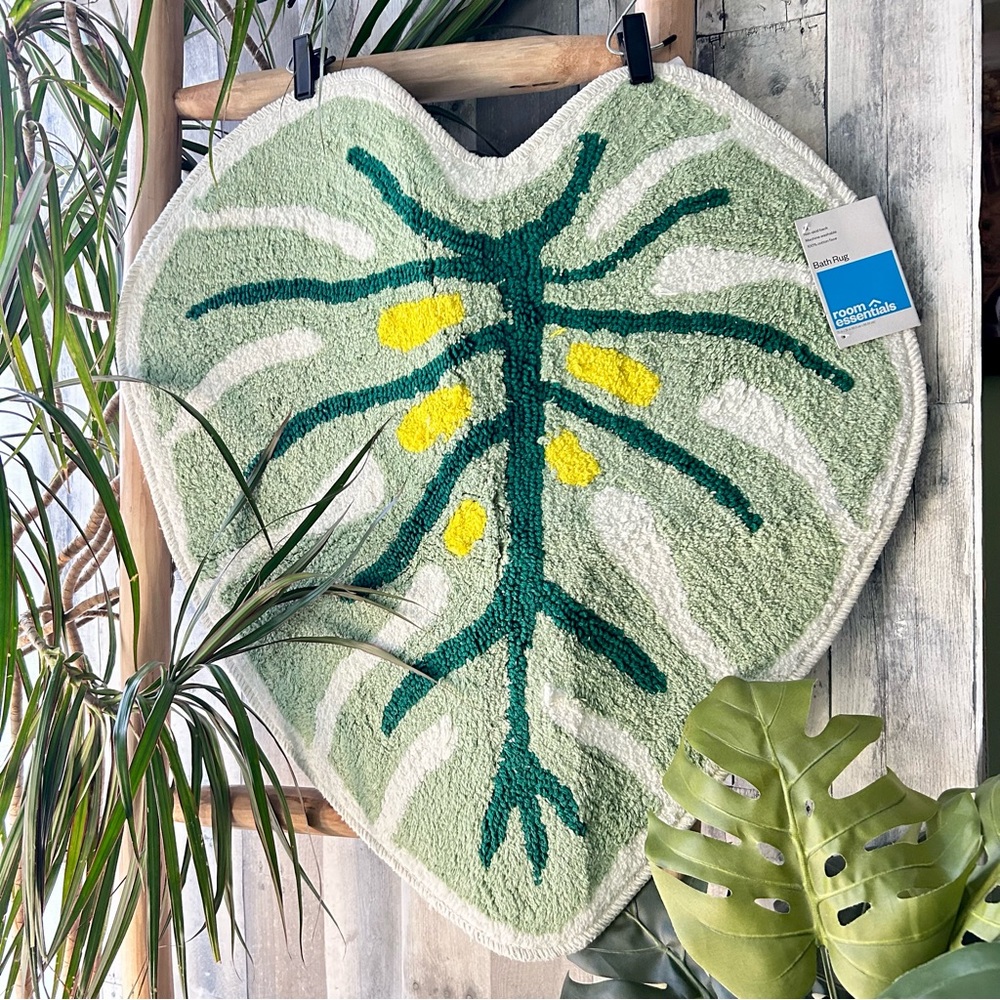 🌴Target Room Essentials Leaf - Shaped Bath Rug | Green and Yellow Bath